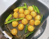新じゃがとアスパラのバター醤油炒め作り方6写真