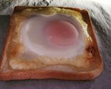目玉焼きはパンに乗せて焼きます作り方3写真