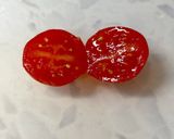 サラダにミニトマトを 切って可愛く^^作り方3写真
