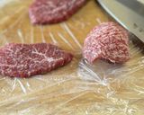 硬い赤身肉は隠し包丁で柔らかく！裏技？作り方2写真