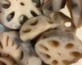 レンコンとしめじとえのき茸の塩麹炒め作り方1写真