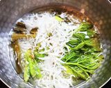 タラの芽としらすの味噌汁作り方6写真