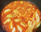新じゃがチゲ鍋☆濃厚豚バラ☆にら☆夕食作り方3写真