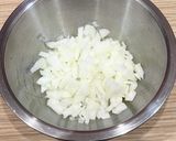 スプーンが止まらない！玉ねぎ入りそぼろ丼作り方1写真