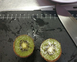 時短で簡単☆キウイを無駄なく早く剥く方法作り方1写真