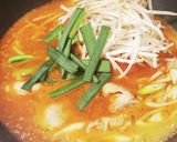 炙り鶏☆旨辛韓国鍋☆もやし&スタミナにら作り方2写真