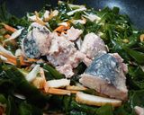 サバ缶と昆布の炒め物作り方3写真