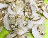 レトルト活用●茸／マッシュルームカレー作り方1写真