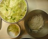 春きゃべつと春雨のおかずスープ作り方1写真