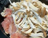 鶏と芋ときのこの旨味たっぷり蒸し焼き作り方2写真
