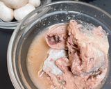 鯖缶とマッシュルームのアヒージョ作り方1写真