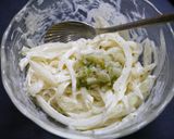 簡単！青いにんにく辣油オニオントースト作り方2写真