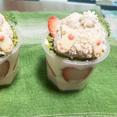 おしりうさぎさん♡いちごミルク イースター♡うさぎのお尻シューと苺ムース by チャコの母ちゃん