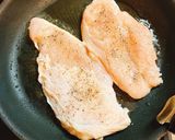 シンプルが一番美味しい！鶏胸肉ステーキ作り方2写真