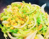キャベツとコーンのカレー粉炒め作り方2写真