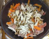 豚肉豆苗しめじの中華焼きそば作り方2写真
