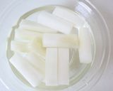 シャキっと美味しい【うどの豚巻き（甘醤油作り方1写真