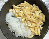 豚ひき肉と白たきと油揚げの柚子こしょう煮作り方2写真