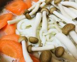 鍋キューブ●鶏肉と長ネギのうどん白湯鍋作り方2写真