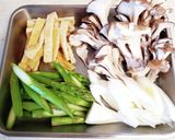 大満足！油揚げとアスパラの舞茸そば作り方1写真