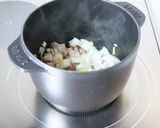 【かぶ玉ねぎとベーコンのミルクスープ】作り方2写真