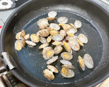 アサリとキムチと豆腐のごま油炒め作り方3写真
