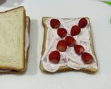 桜色♪ いちごクリームサンド作り方4写真