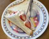 桜色♪ いちごクリームサンド作り方5写真