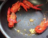 ザリガニのペペロンチーノ風炒め作り方5写真
