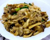 キノコと豚肉のオイスターソース炒め作り方7写真