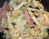 目玉焼肉&ベーコンと春キャベツ炒め弁当！作り方3写真