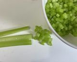 セロリと豚ひき肉炒め(セロンチュ)作り方1写真