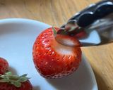 ☆苺のヘタを楽に取る ☆作り方2写真