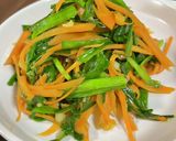 ごま油香る♡人参とニラのにんにく塩炒め作り方4写真