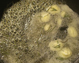 新じゃがいもと豚肉の塩バター炒め作り方4写真