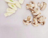 きのこと牛切り落としで贅沢焼きご飯作り方1写真
