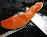 簡単！銀鮭のピリ辛にんにく風味作り方1写真