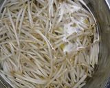 合挽き肉ともやしの炒め物作り方1写真