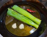 餃子と長ネギの変わり種アヒージョ作り方3写真