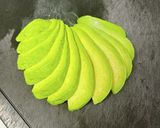アボカドを広げて♪生ハムきゅうりサラダ作り方4写真