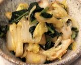 ごま油風味★白菜とダイコンの葉の炒め物作り方3写真