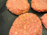 おあげでふわっ！旨ジュワ牛バーグ