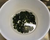 玉ねぎとわかめの梅スープ作り方1写真
