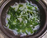 玉ねぎとわかめの梅スープ作り方3写真