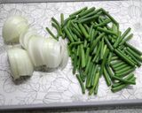 にんにくの芽と新玉ねぎのピリ辛炒め作り方1写真