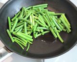 にんにくの芽と新玉ねぎのピリ辛炒め作り方2写真