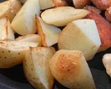 塩鮭と新じゃがもやしの甘辛バター焼き作り方6写真
