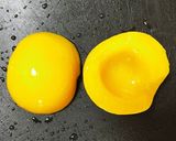 桃缶を使って　モッツァレラアボカドマリネ作り方3写真