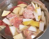 レモンの皮がおかずに❣鶏とさつま芋茹で作り方3写真