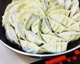 餃子、豚挽き肉と長ねぎだけ。作り方4写真